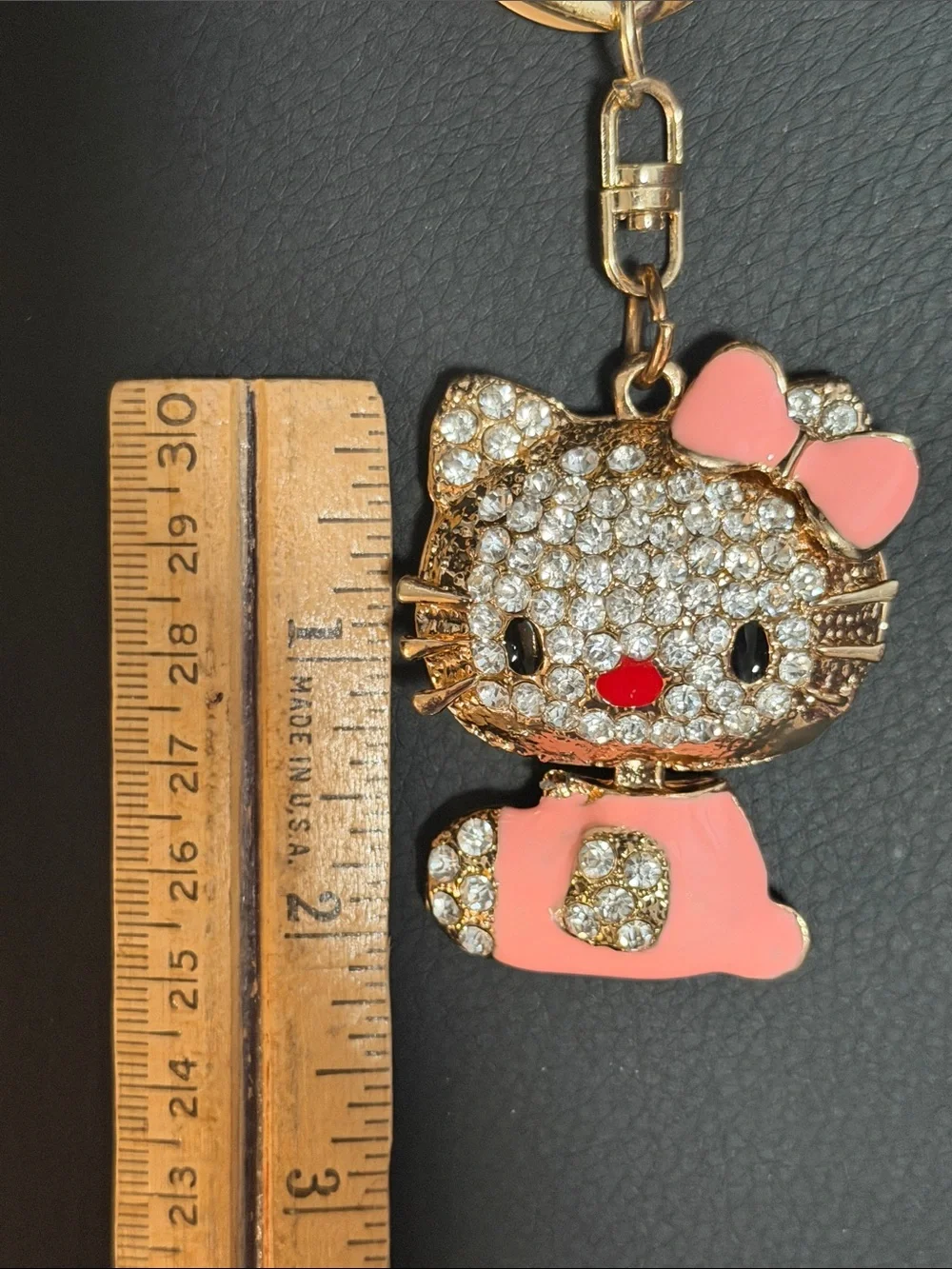 New Fashion Jewelry Rhinestone Gold-tone Cat Keychain Charm with Pink Bow